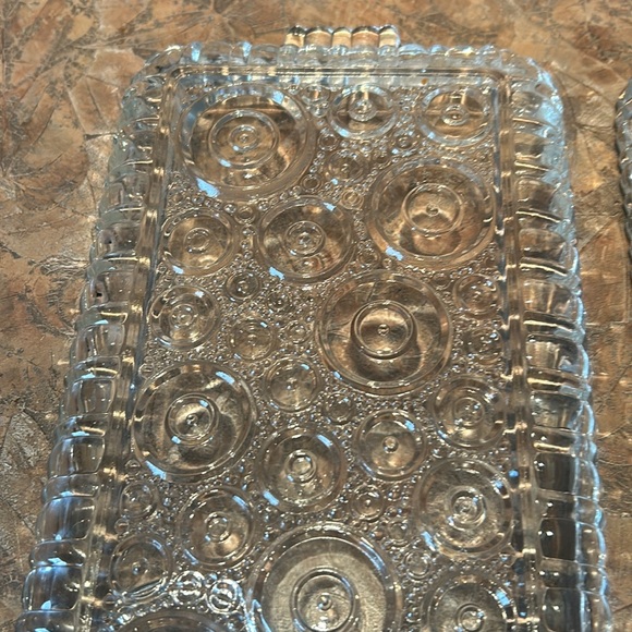 Vintage set of two glass plates with tea cup holder - Picture 9 of 9